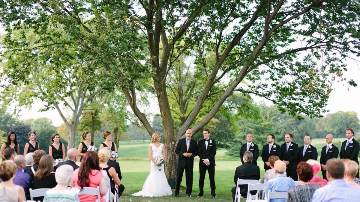 Naperville Country Club - Naperville Illinois Wedding Venue