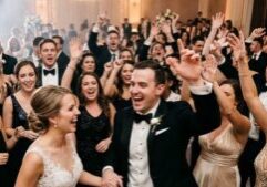 packed-wedding-dance-floor-chicago
